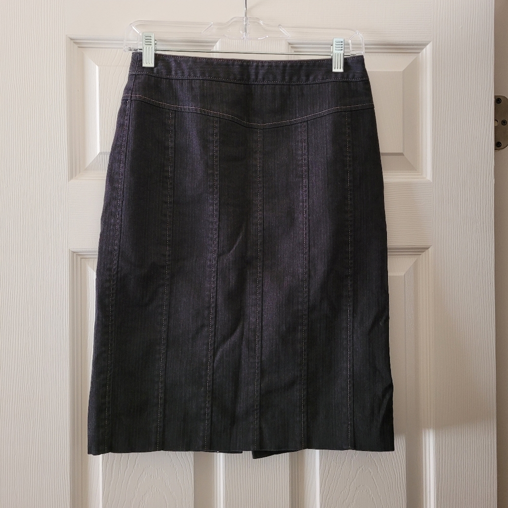 LOFT Denim Skirt! LIKE NEW! Size 0